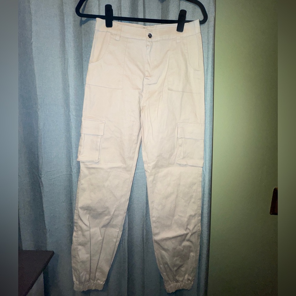 Girls Beige Cargo Pants – Classic Utility Style